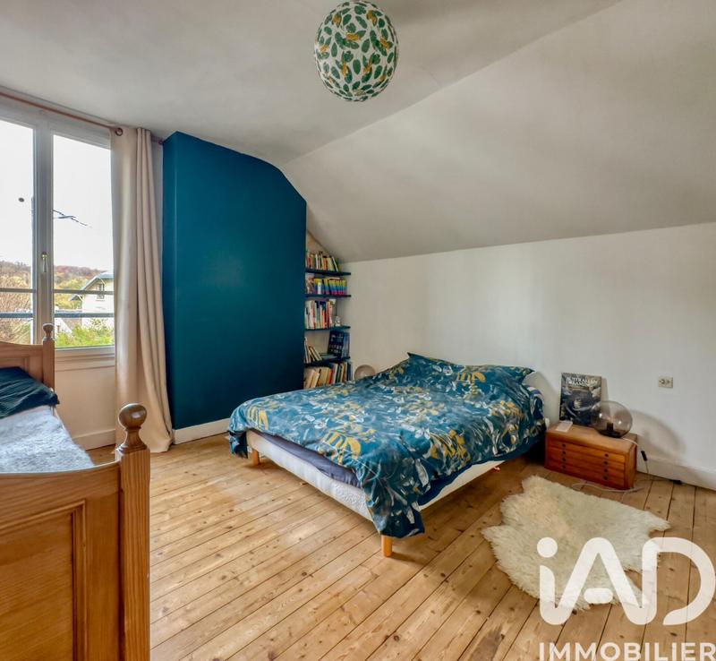 Maison - 225 m² - 8 pièces