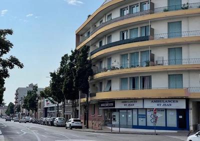 Local commercial - 115 m² - 2 pièces