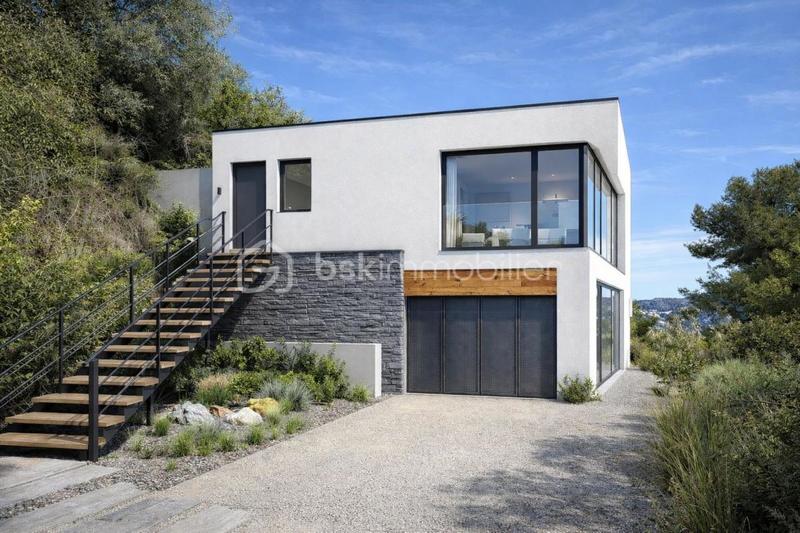 Maison - 499 m² - 6 pièces