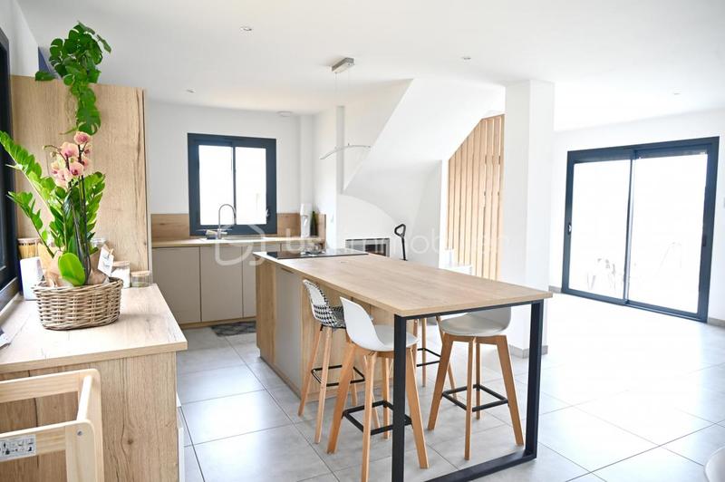 Maison - 134 m² - 7 pièces