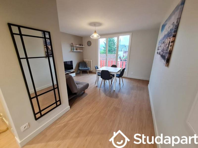 Chambre - 9 m² - 1 pièce