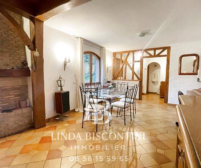 Maison - 140 m² - 8 pièces