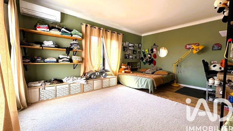 Maison - 205 m² - 7 pièces