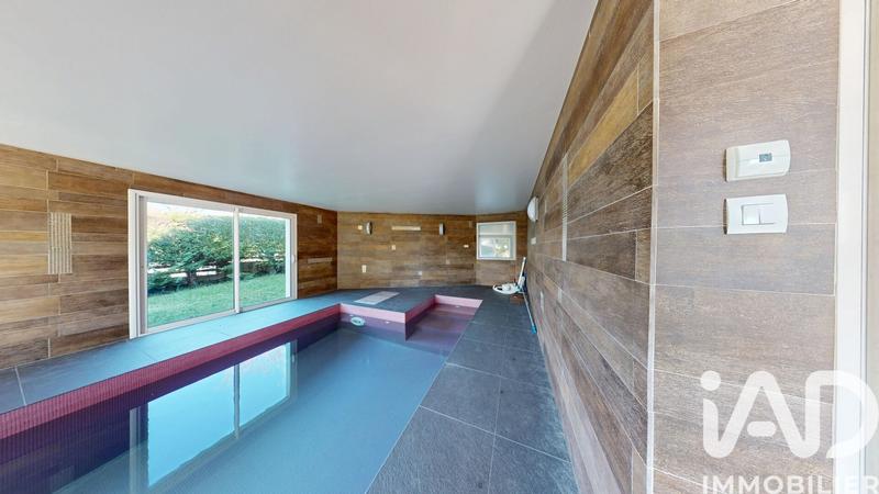 Maison - 245 m² - 8 pièces