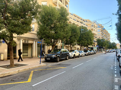 Fonds de commerce - Local commercial - 56 m²