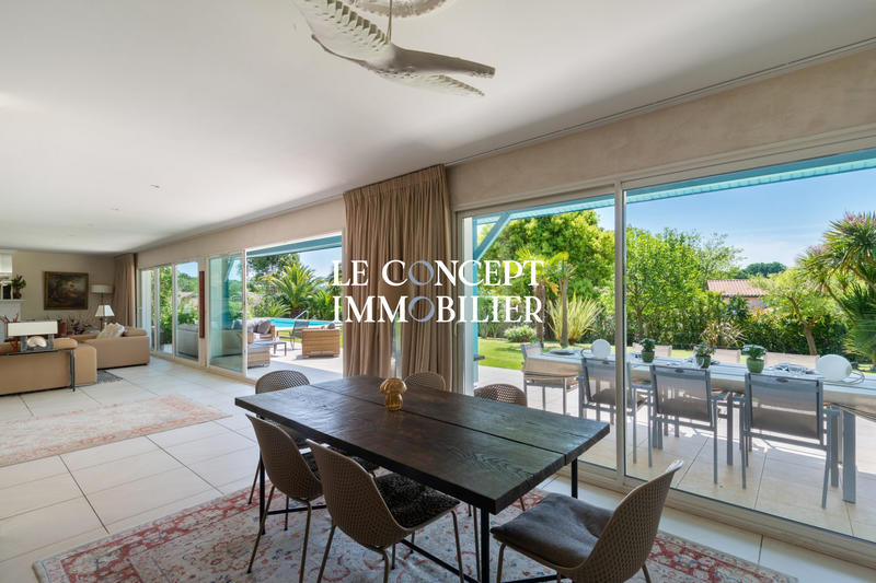 Villa - 275 m² - 7 pièces