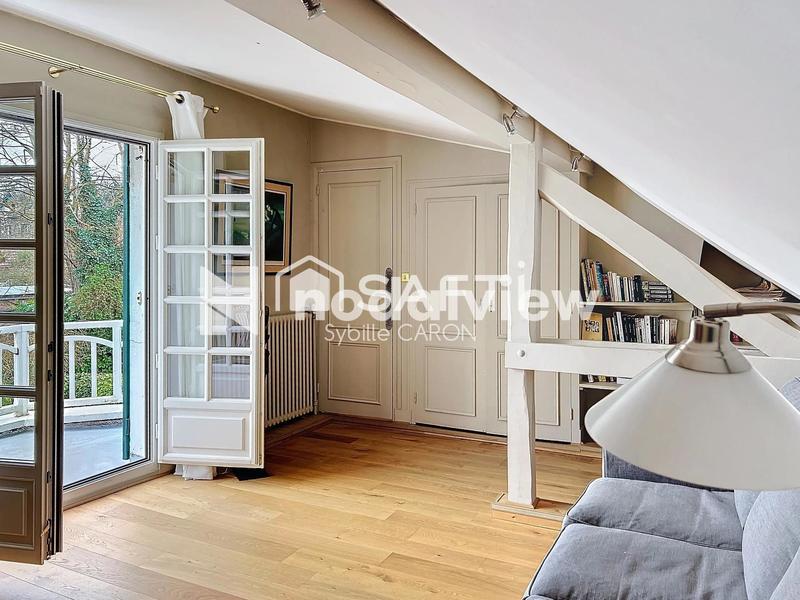 Maison - 205 m² - 8 pièces