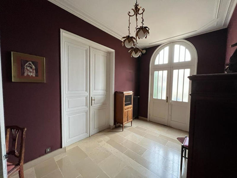 Propriété - 350 m² - 14 pièces