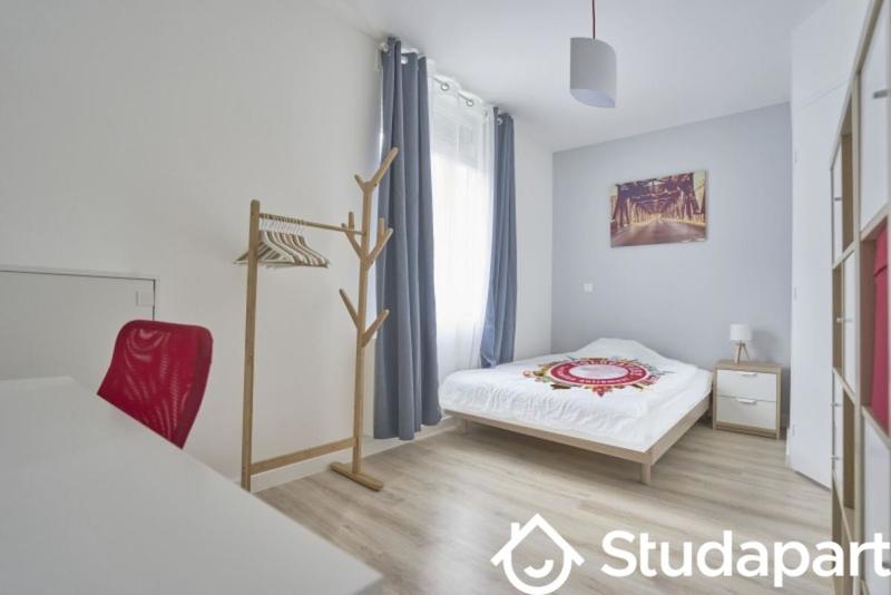 Chambre - 10 m² - 1 pièce