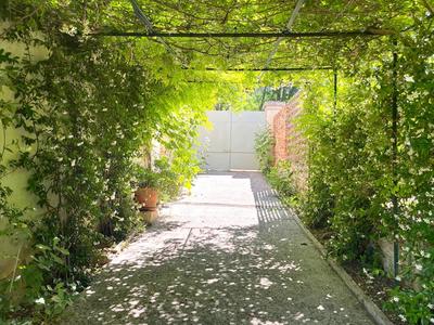 Maison - 200 m² - 10 pièces