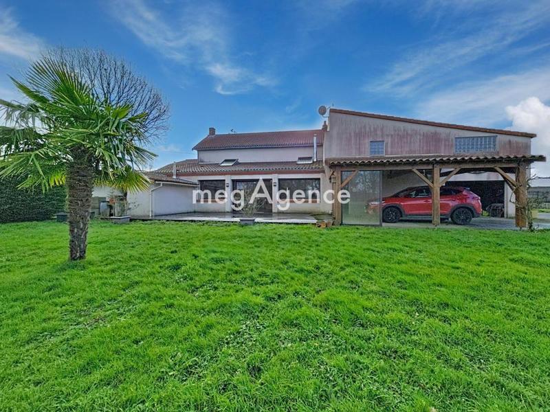 Maison - 200 m² - 9 pièces