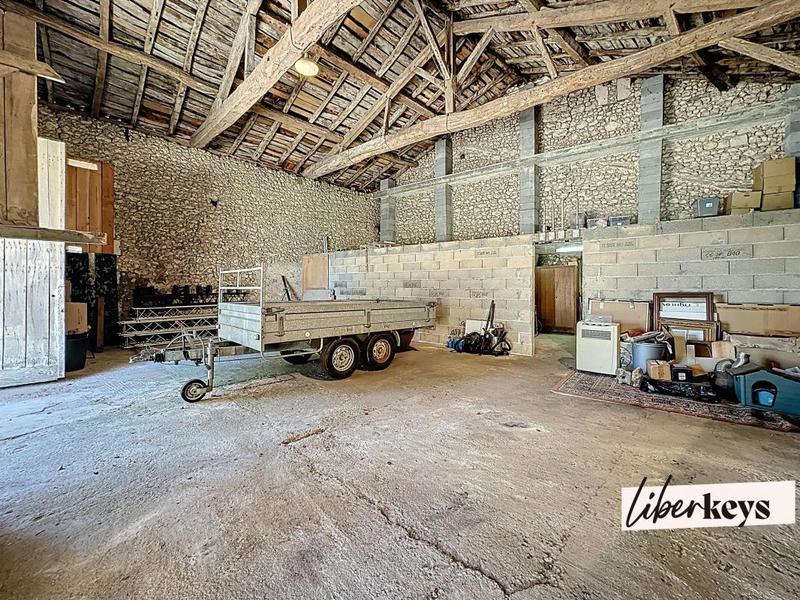 Propriété - 145 m² - 5 pièces