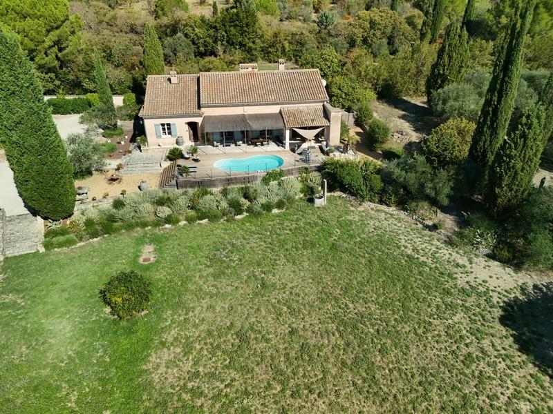 Propriété - 200 m² - 7 pièces