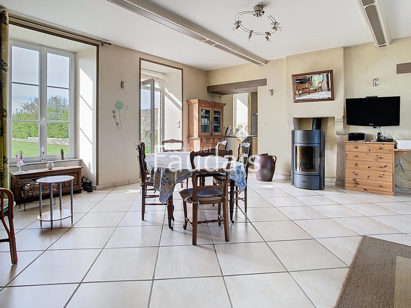 Propriété - 330 m² - 10 pièces