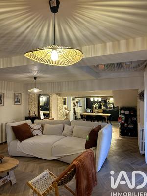 Maison - 210 m² - 5 pièces