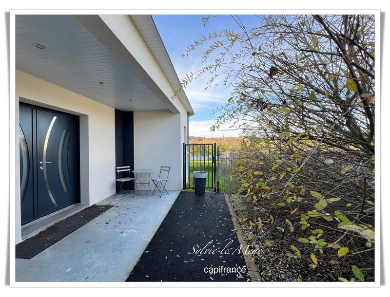 Maison - 205 m² - 8 pièces