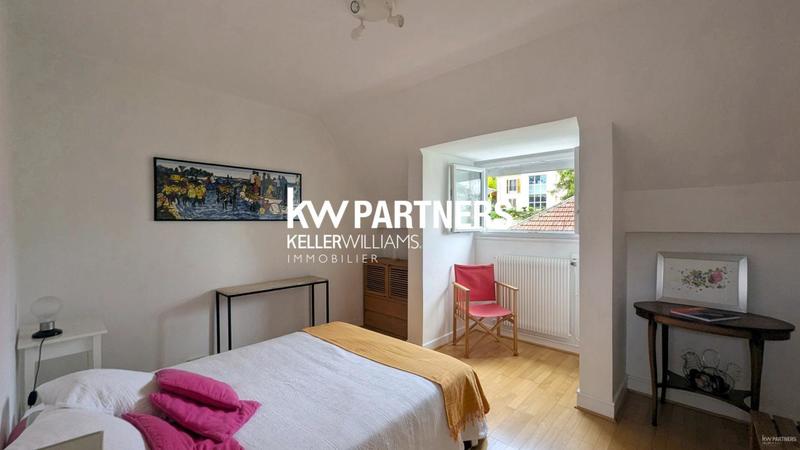 Maison - 185 m² - 8 pièces