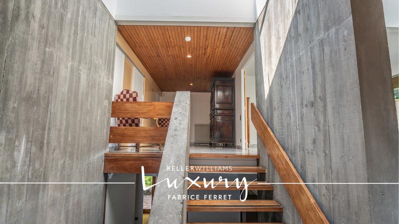 Maison d'architecte - 237 m² - 10 pièces