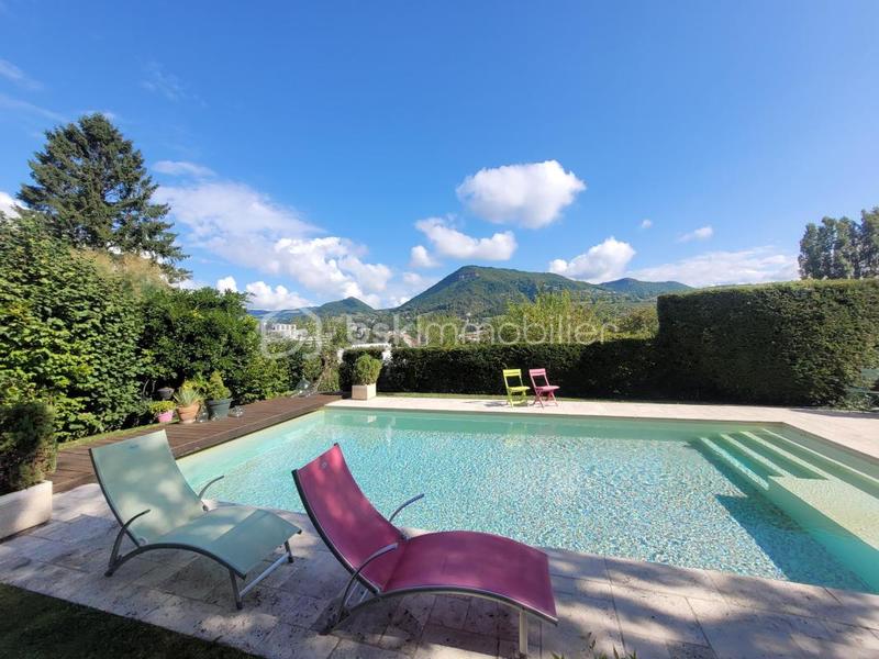 Demeure - 370 m² - 10 pièces