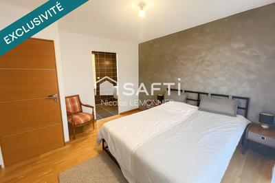 Maison - 240 m² - 6 pièces