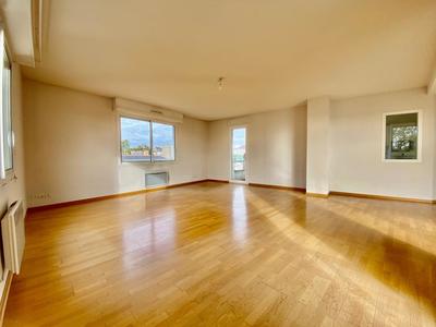 Appartement - 102 m² - 3 pièces