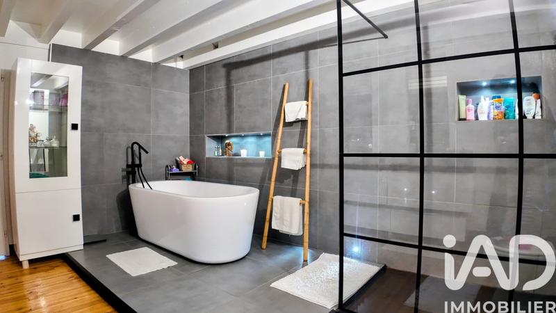 Maison - 278 m² - 7 pièces