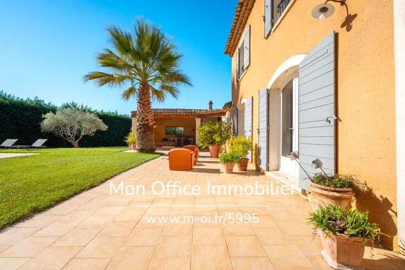 Maison - 224 m² - 7 pièces