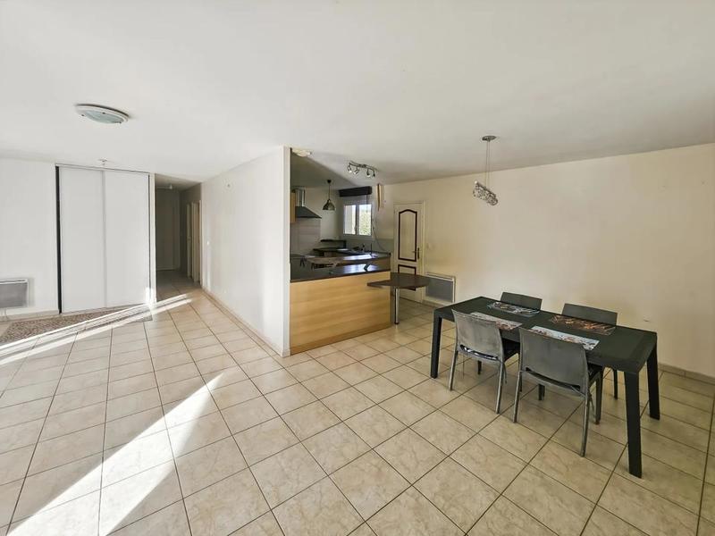 Maison - 92 m² - 4 pièces