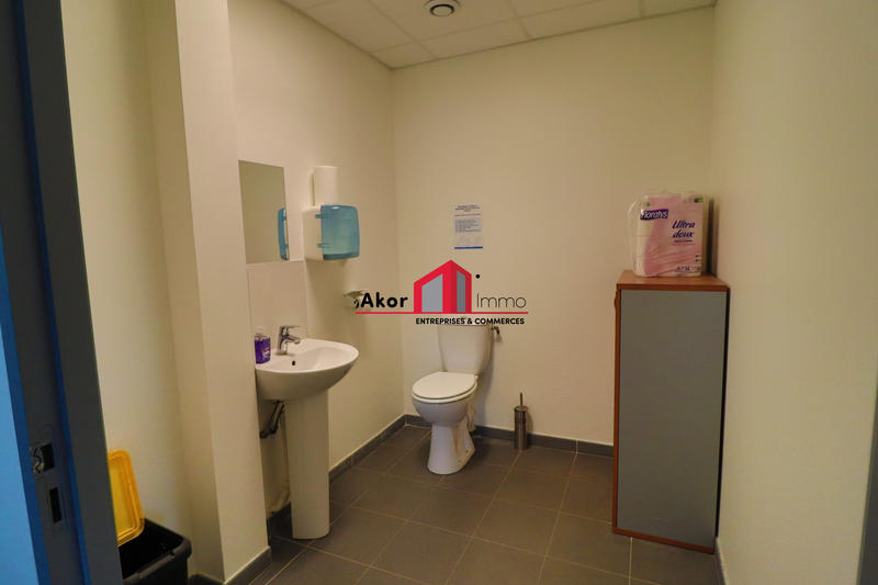 Local commercial - 760 m² - 10 pièces