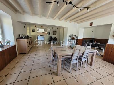 Propriété - 141 m² - 5 pièces