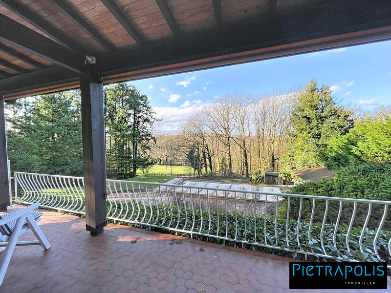 Maison - 245 m² - 10 pièces