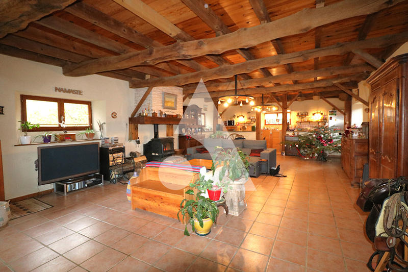 Maison - 135 m² - 2 pièces