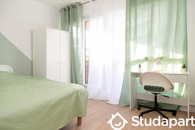 Appartement - 90 m² - 6 pièces