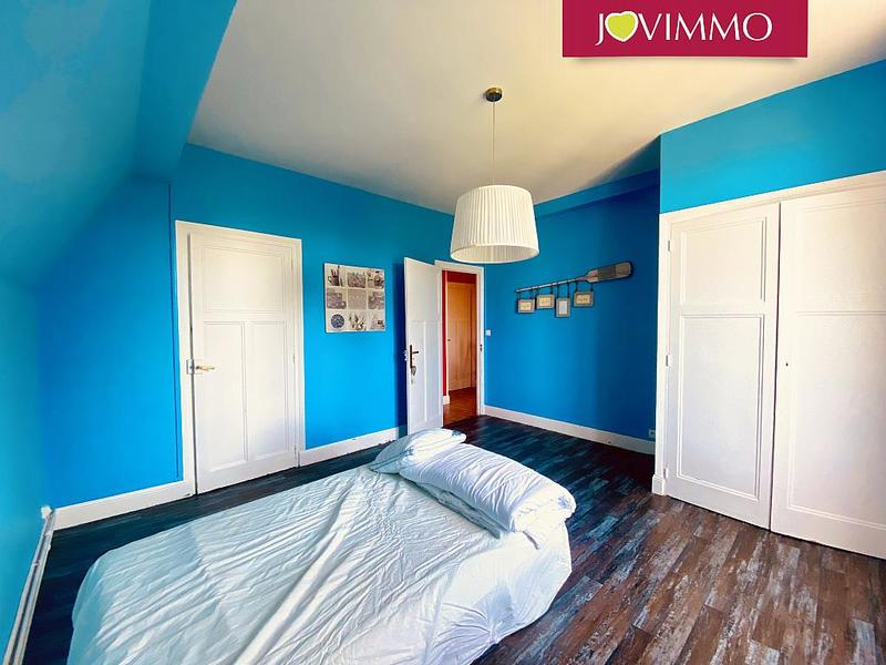 Maison - 254 m² - 10 pièces