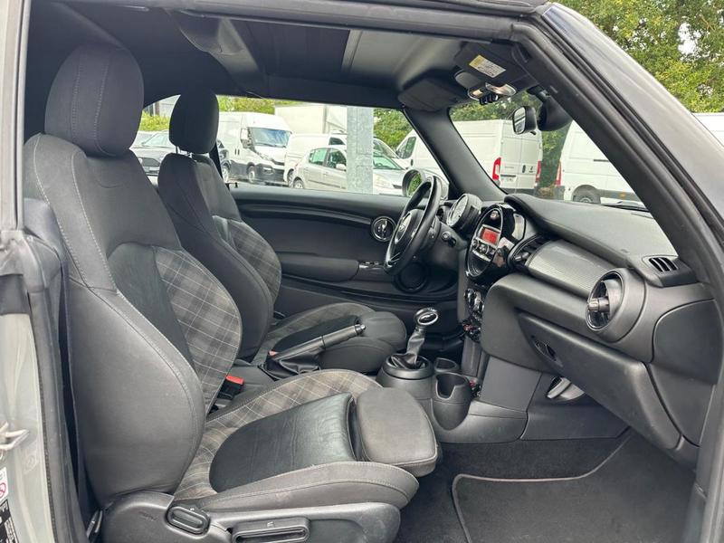 Mini Cabrio III Cabriolet 1.5 Cooper 136 Finition Chili Bva