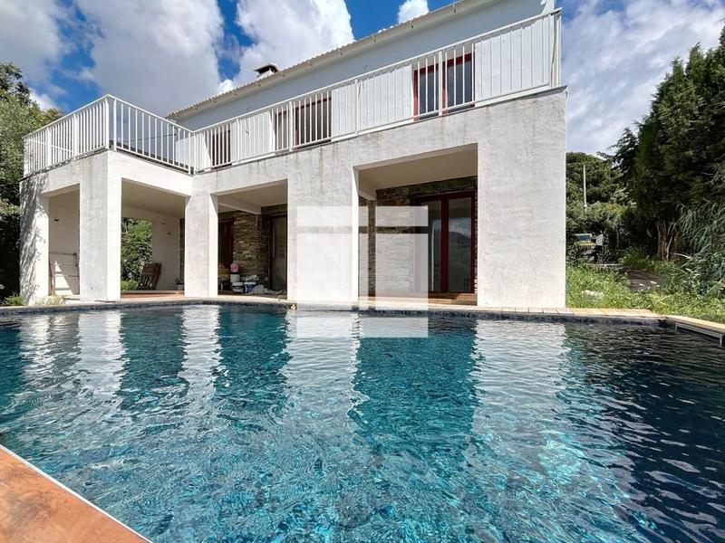 Villa - 200 m² - 9 pièces