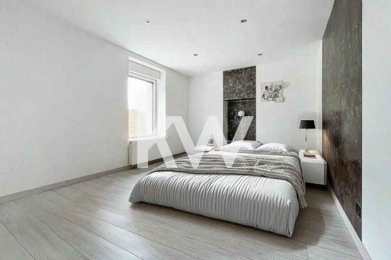 Maison - 900 m² - 11 pièces