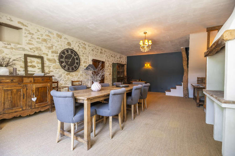 Propriété - 590 m² - 20 pièces