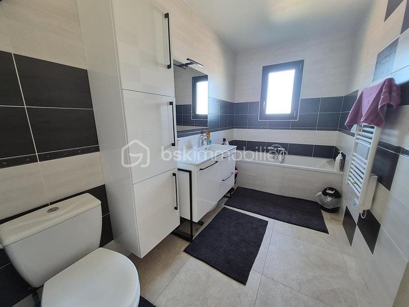 Maison - 108 m² - 4 pièces