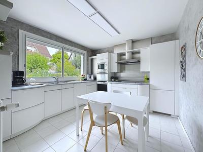 Maison - 271 m² - 9 pièces