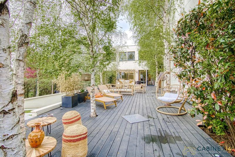 Villa - 650 m² - 10 pièces