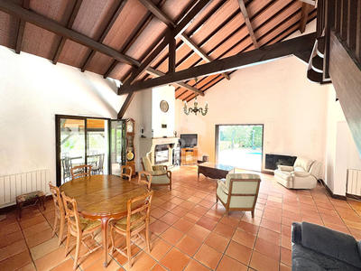 Maison - 160 m² - 5 pièces