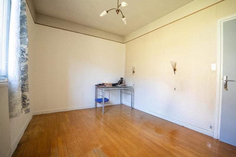 Maison - 143 m² - 7 pièces