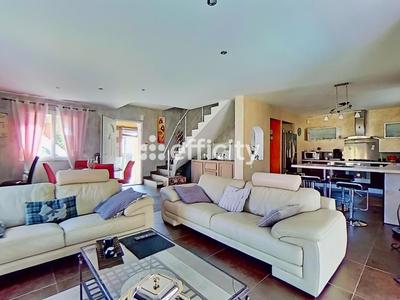 Maison - 104 m² - 5 pièces