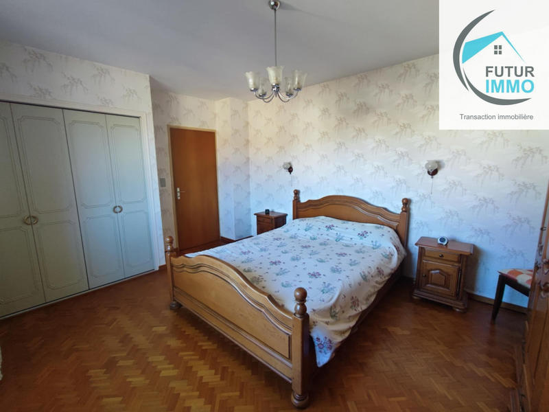 Maison - 205 m² - 8 pièces