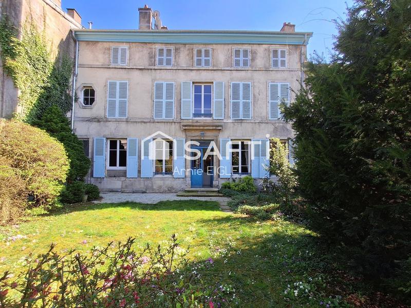 Maison de maîtres - 356 m² - 10 pièces