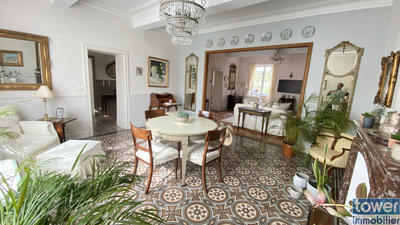 Maison - 239 m² - 6 pièces