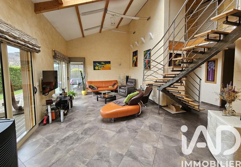 Maison - 215 m² - 7 pièces