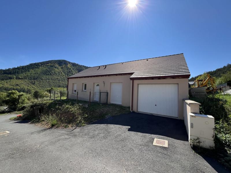 Maison - 80 m² - 4 pièces