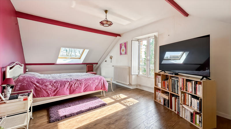 Maison - 212 m² - 10 pièces